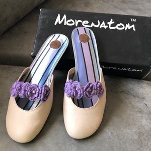 Morenatom beige slides with purple flower